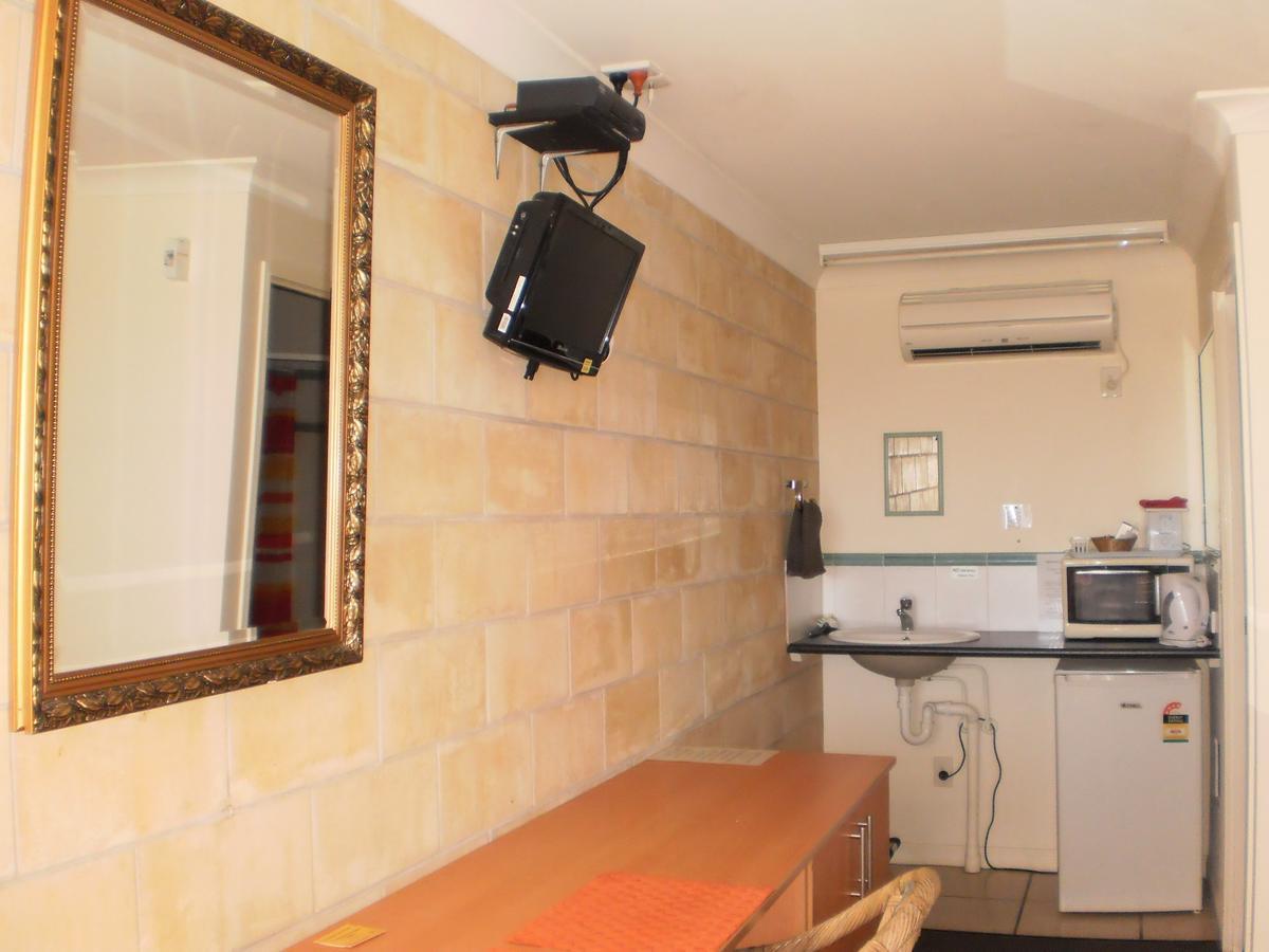 Country View Motel Ilbilbie Екстериор снимка
